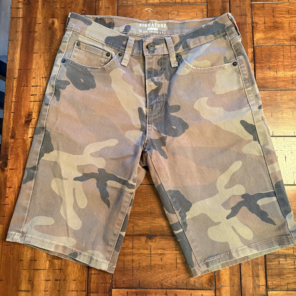 Signature by Levi Strauss Men's Camouflage Jean Shorts - Size 28 - 10” inseam